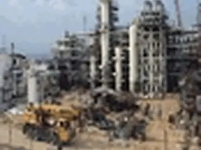 دیدار رئیس جمهوری با مدیران و کارکنان مجتمع نفتی اروندان