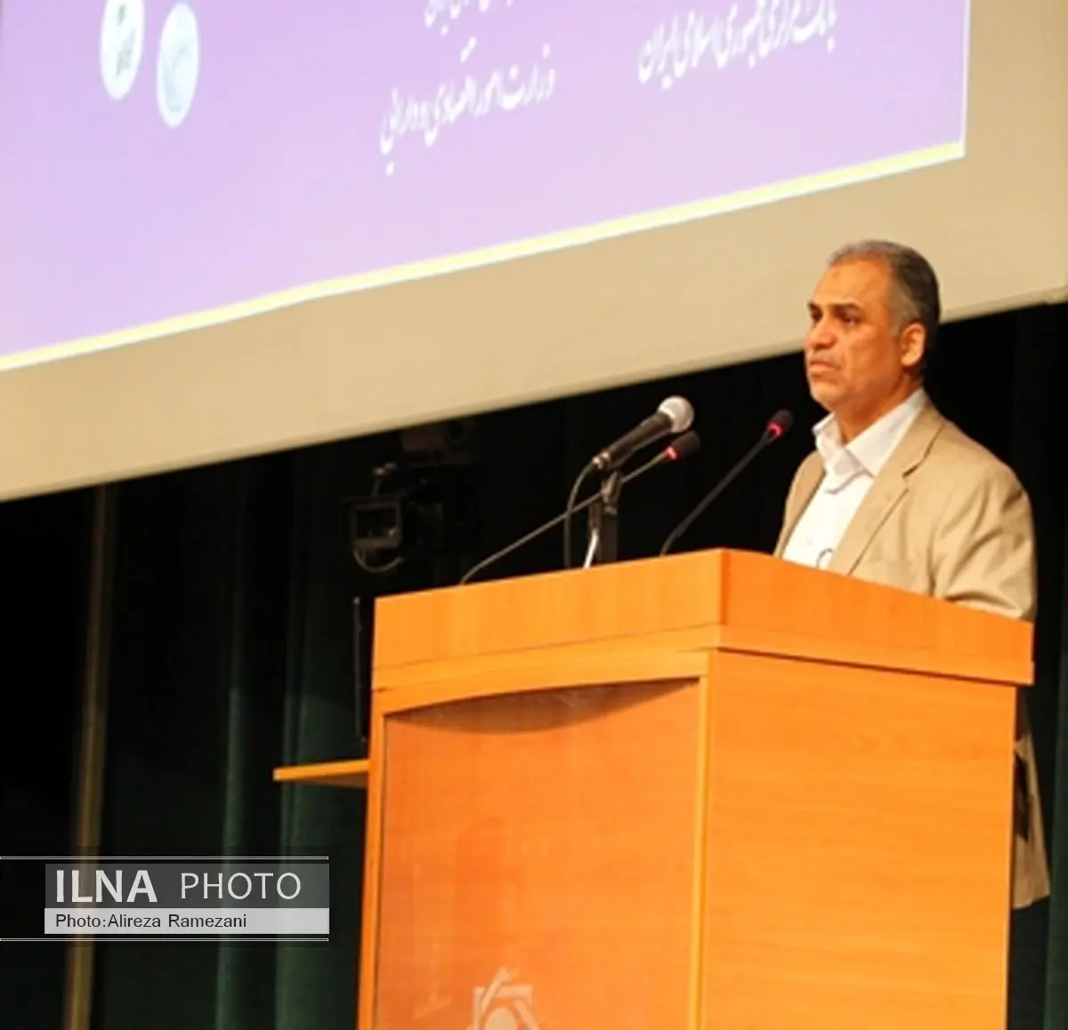تحقق پروژه انتقال حساب های دولتی به بانک مرکزی نیازمند روحیه جهادی