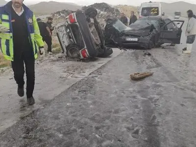 تصادف مرگبار در محور مشکین‌شهر – پارس‌آباد / ۳ نفر جان باختند