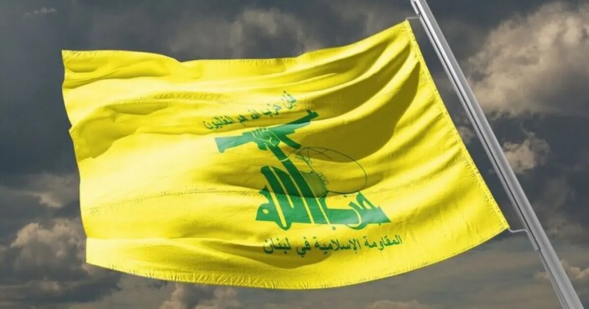 پرچم حزب‌الله به مناسبت سالروز شهادت شهید نصرالله اکران شد

