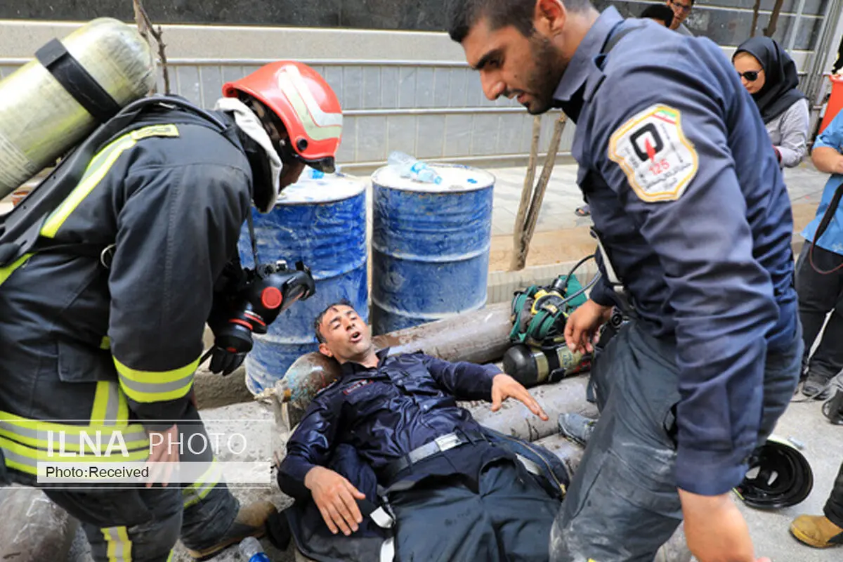 مهار آتش‌سوزی در یک واحد تولیدی شهرستان بوئین زهرا 