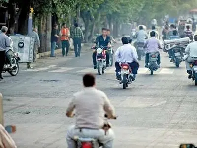 کارخانه‌های موتورسیکلت به فروش قسطی روی آوردند/ تقاضا ۴۰ درصد کاهش یافت/ واردات از هند به صفر رسید