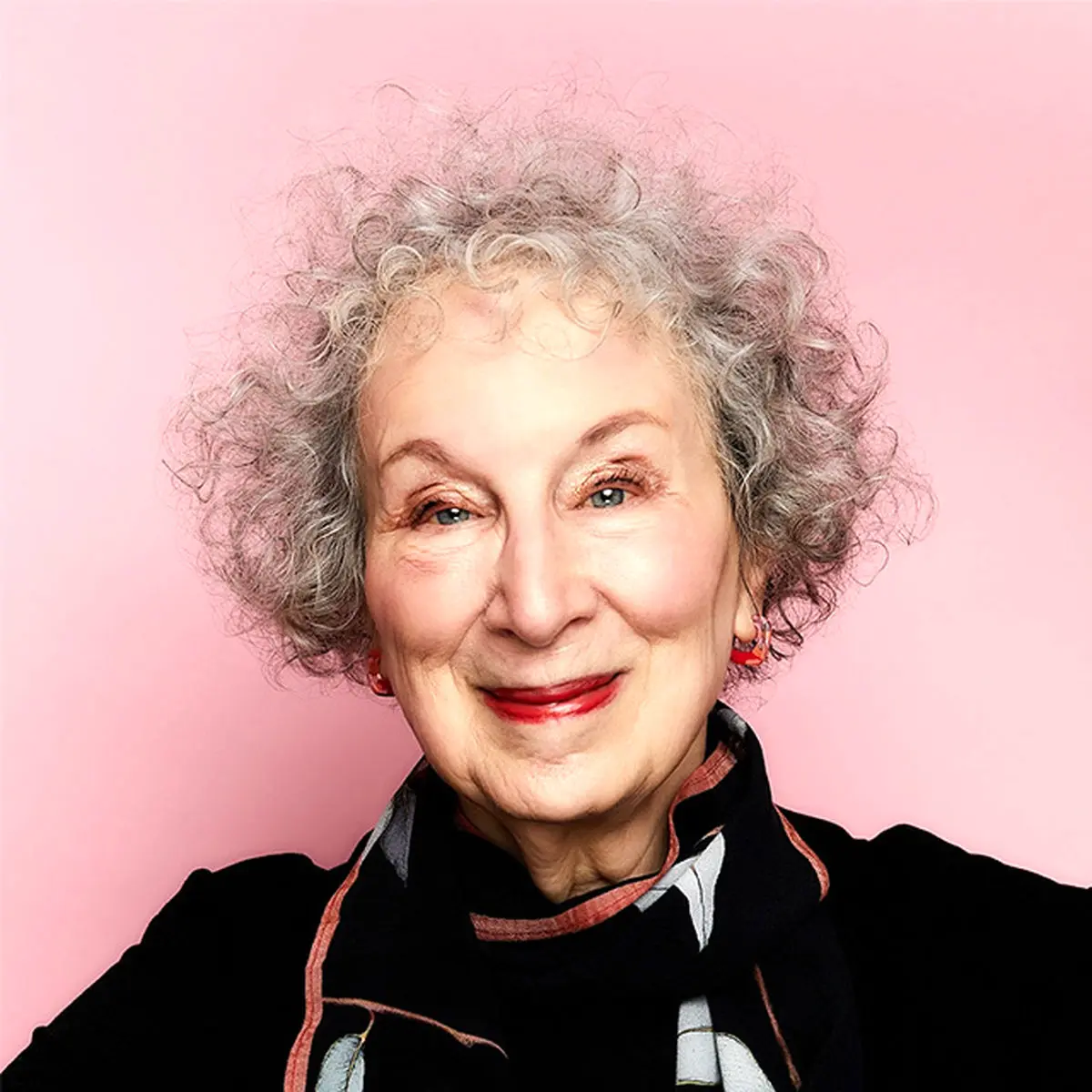 در عصر اطلاعات غلط، احتمال اینکه مردم به فرد درستی رای بدهند، کم است/ بزرگ‌ترین دموکراسی‌های معاصر از آرمان‌ها روی‌گردان هستند