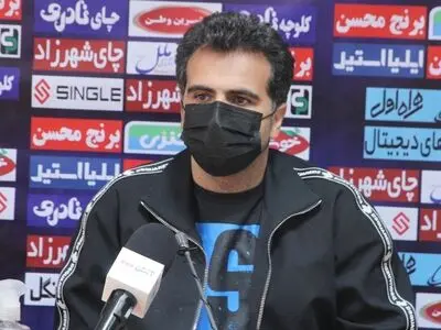 مربی استقلال: نگرانی ما در این هفته‌ها همچنان مسائل داوری است
