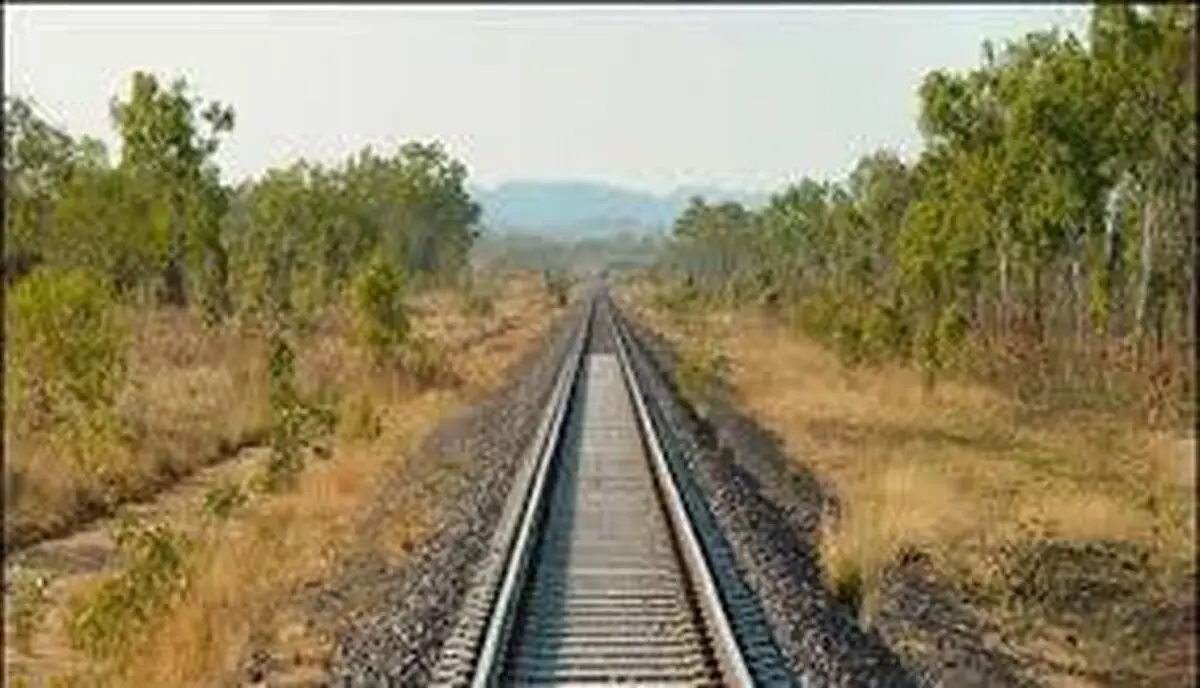 مردم منتظر شنیدن صدای سوت قطار اقلید - یاسوج نباشند/ هیچ پولی در اختیار مجمع نمایندگان نیست