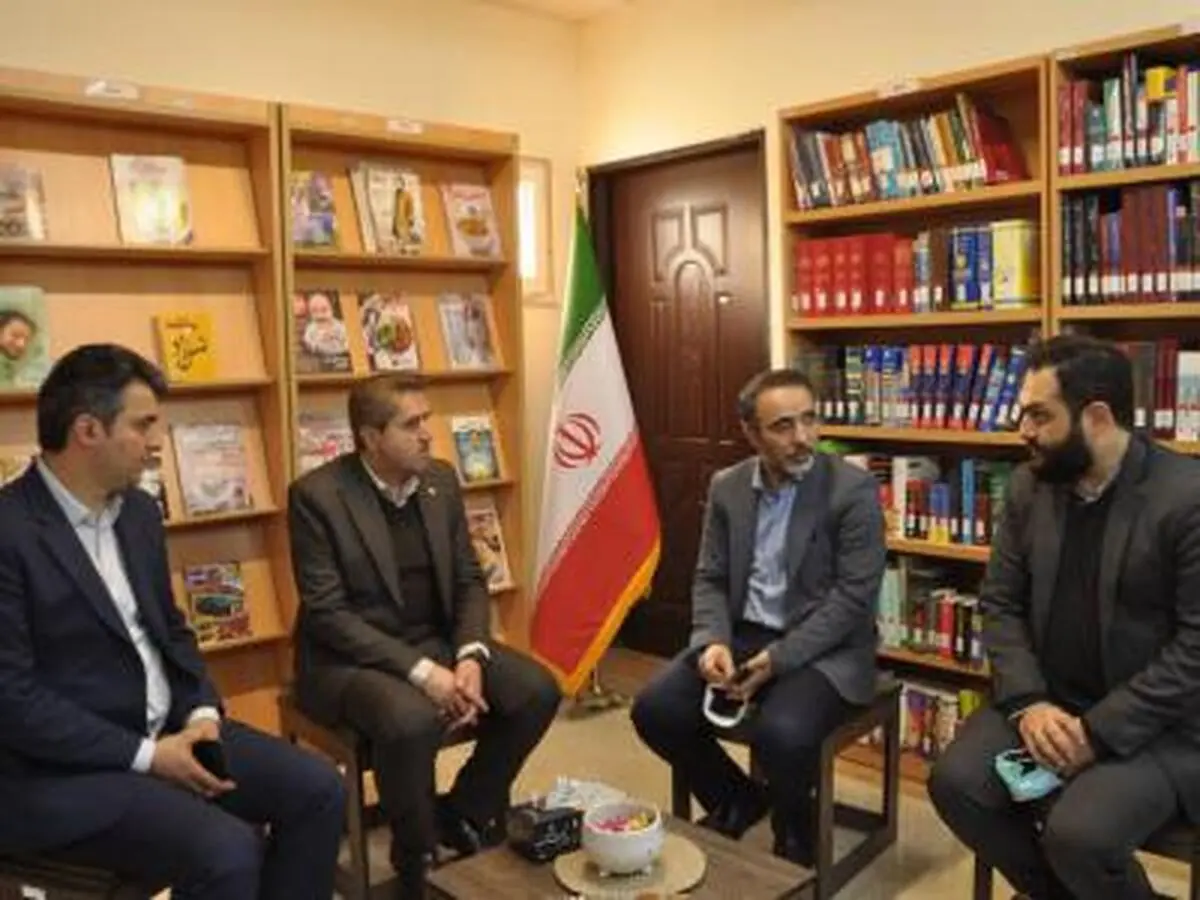 بازدید فرماندار رشت از کتابخانه میرزا کوچک جنگلی/ امام پناهی: کتابخانه ها باید به ستاد هماهنگی اهالی فرهنگ تبدیل شوند