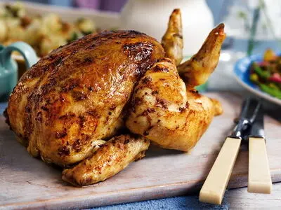 طرز تهیه مرغ شکم‌پر بدون فر