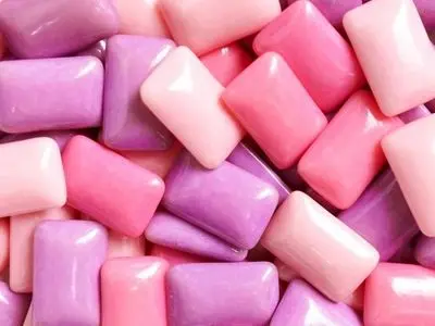 آیا جویدن مداوم آدامس کار بدی است؟