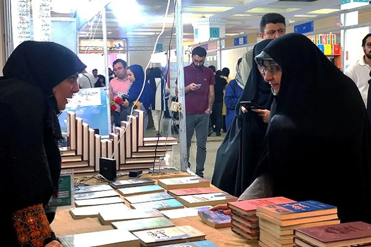 بازدید معاون زنان رئیس‌جمهور از نمایشگاه کتاب 