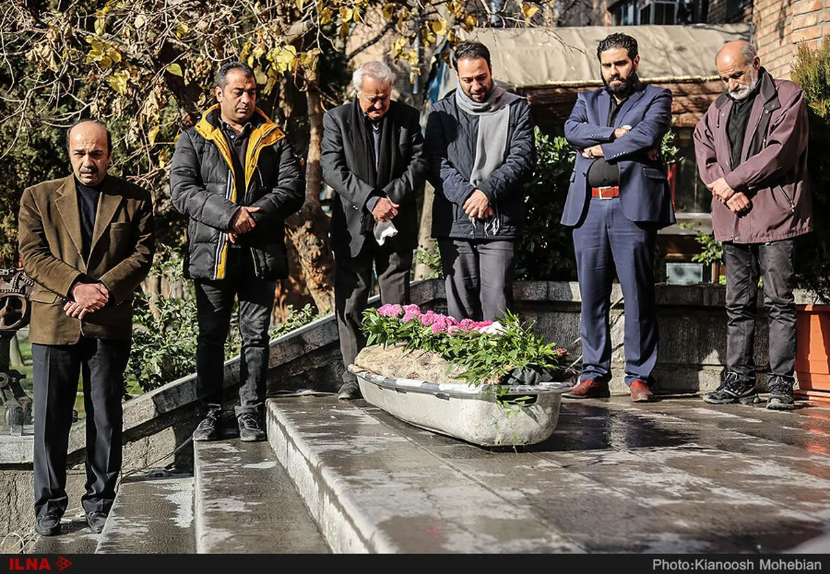 پیکر منوچهر لشگری تشییع شد/گلایه‌ از غیبت دست‌اندرکاران خانه موسیقی و مسئولان +صوت و عکس