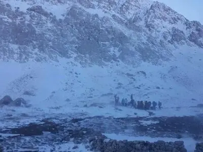 نجات ۶ کوهنورد گرفتار در کوه‌های شاهدار دامغان