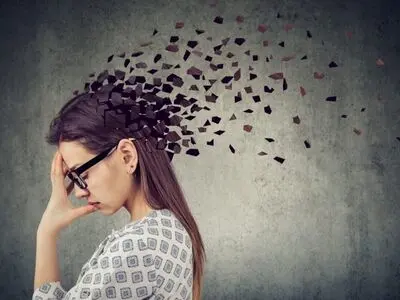 زوال عقل در میانسالی؛ علت چیست؟