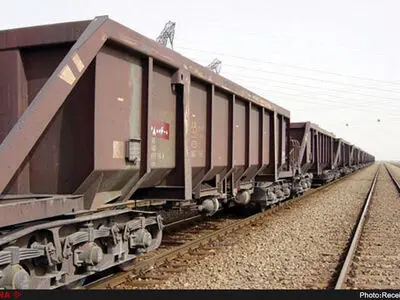 دولت جای دریافت مطالبات، کارخانه‌ها را در ساخت خط راه آهن مشارکت دهد/ زیرساخت‌های ریلی پاسخگوی تولید 55 میلیون تن فولاد نیست