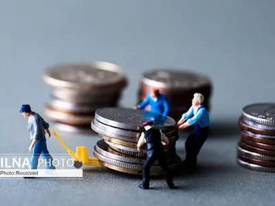 عده‌ای هر لحظه اراده کنند قیمت‌ها را بالا می‌برند/ تورم و گرانی دامن حقوق‌بگیران را می‌گیرد