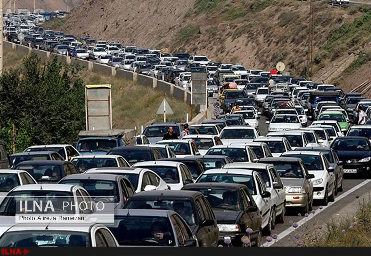 ترافیک سنگین در محور کرج -چالوس/ بارش برف و باران در برخی محورها