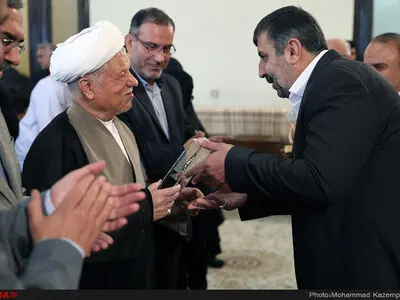 مراسم تجلیل از قهرمانان مسابقات خاورمیانه ـ ترکیه 2014  با حضور آیت الله هاشمی رفسنجانی