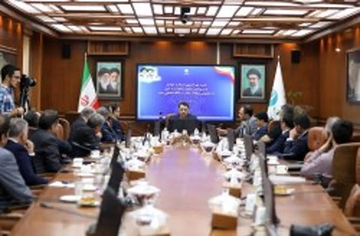 مالیات، تأمین اجتماعی و نظام بانکی باید در کنار فعالان اقتصادی کیش باشند / اقتصاد جزیره را از تک‌محوری خارج می‌کنیم