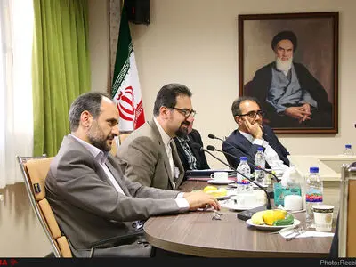 دیروز و امروز (هنر) با تعامل معاونت امور هنری و فرهنگستان هنر اجرا می‌شود