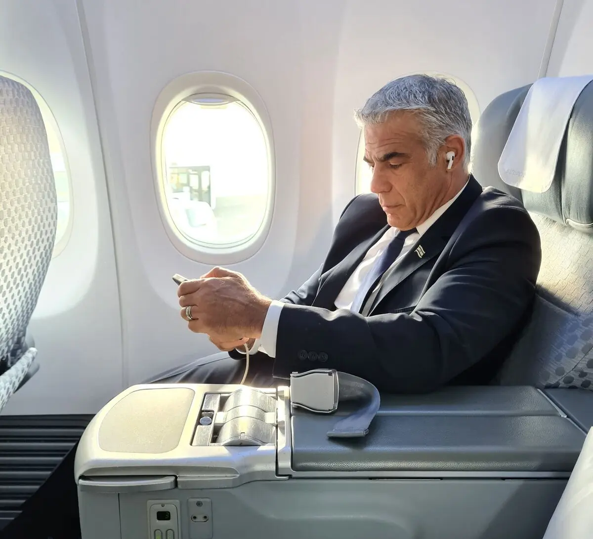 لاپید عازم امارات شد