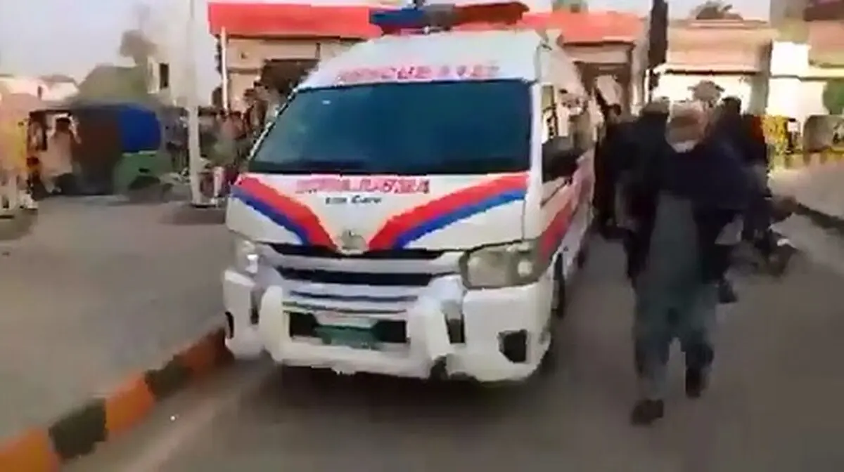 انفجار انتحاری و حمله مسلحانه به مقر نیروهای مرزی پاکستان + فیلم