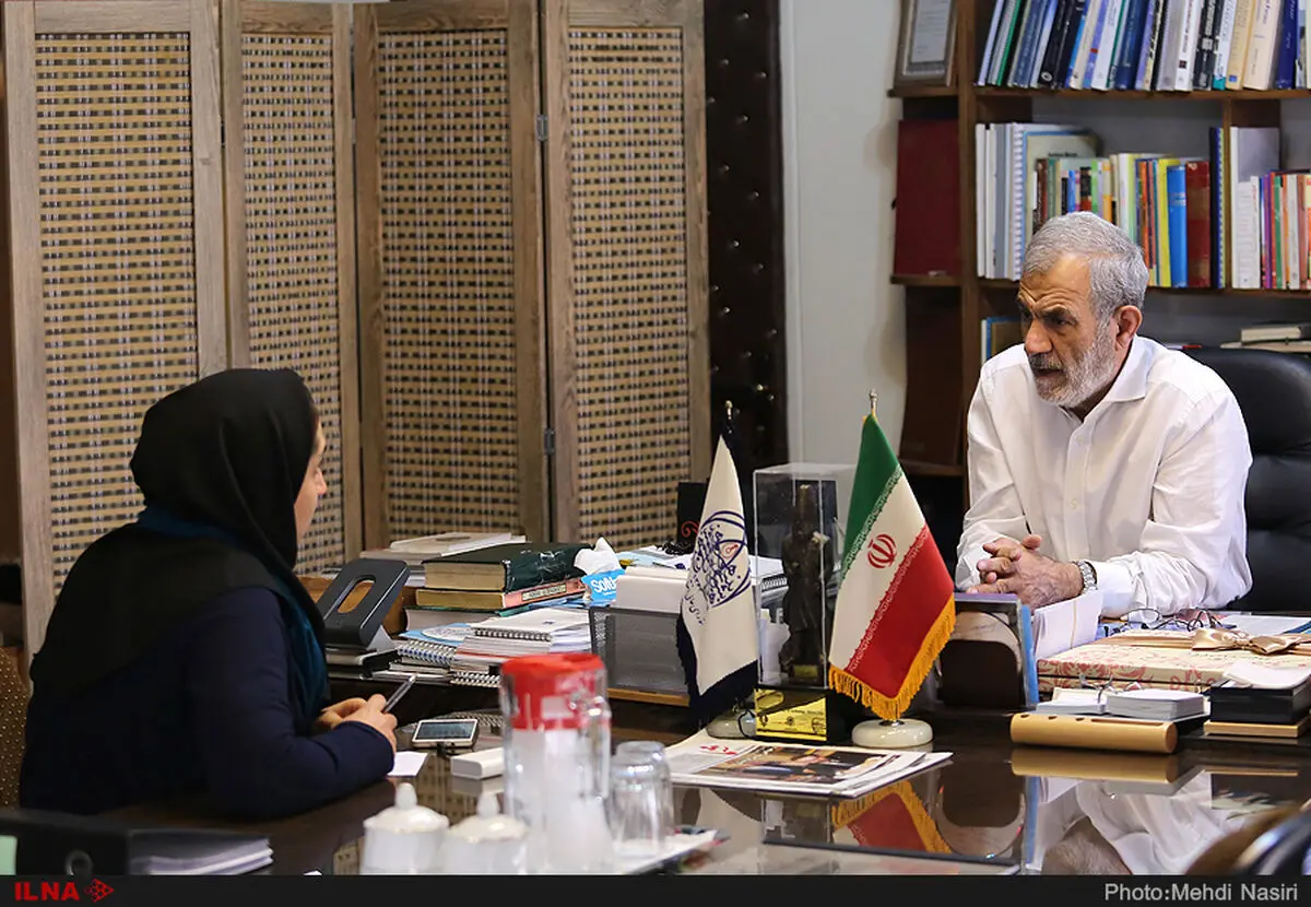 هنوز در اندیشه حفظ احمدی‌نژاد در چارچوب نظام هستیم/ اصولگرایان نسبت به مطالبات مردم کم‌توجهی‌ کردند/ خاتمی هیچ گاه علیه نظام صحبت نکرد