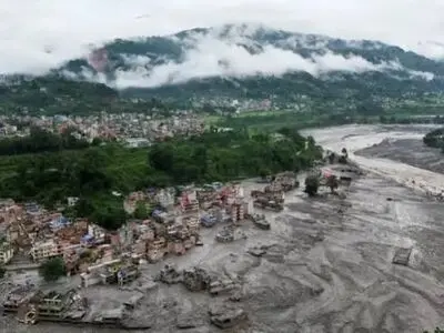 کشف سنگ ۱۷۰ میلیون ساله بعد از سیل وحشتناک نپال+ عکس