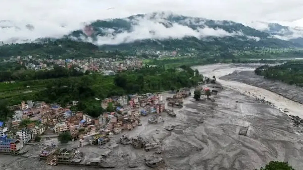 کشف سنگ ۱۷۰ میلیون ساله بعد از سیل وحشتناک نپال+ عکس