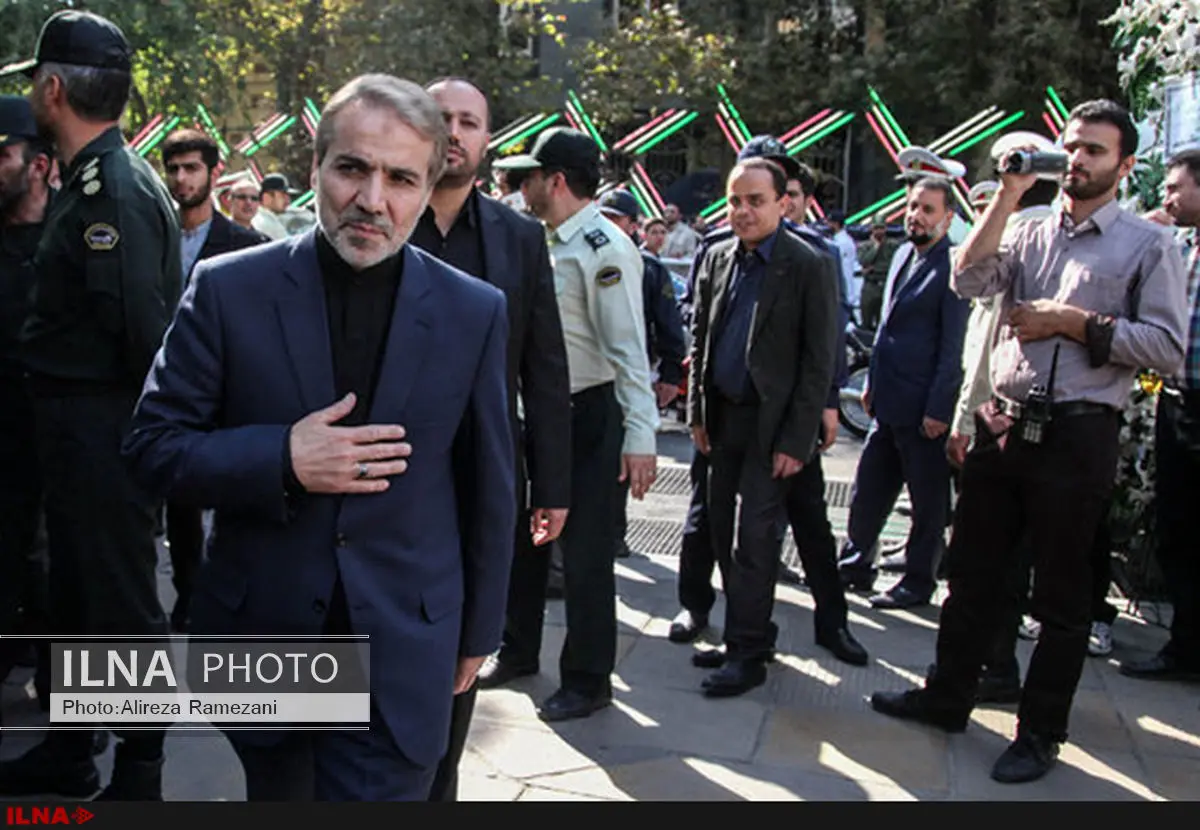 دریافت نامههای مردمی توسط نوبخت در راهپیمایی روز قدس