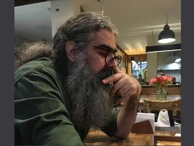 کودکان کار، صفِ اولِ تماشاچیان این پرفورمنس هستند/ اجرا در ساختمانی مخروبه برای روایت تاریخ به شیوه ویل دورانت