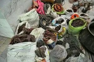 دستگیری سارقان حرفه‌ای سیم‌های برق در بابل