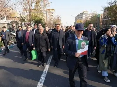 حضور وزیر صمت در مراسم تشییع پیکر شهیدان لاریجانی، سلیمانی و دریادلان ناوشکن دنا