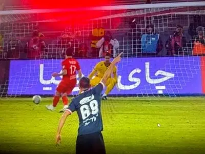 کری تند گلزن تراکتور علیه وینگر پرسپولیس: عینک لازمی! (عکس)