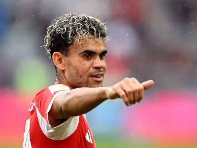 ویدئو: هنرنمایی دیدنی لوئیس دیاز در کنار خط