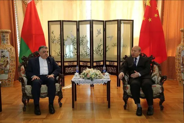 بررسی روابط دوجانبه سفرای ایران و چین در بلاروس