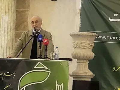 گاهی برای عدم نگرانی مسئولان بالادست، شرایط را به شکلی عرضه می‌کنیم که با واقعیت انطباق کامل ندارد