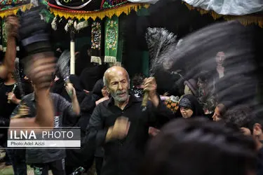 آیین عزاداری شب عاشورا در حسینیه تاریخی تکیه شش ناو تفرش