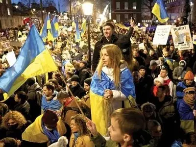 معارک عنیفة فی أحیاء کییف… أوروبا تجمّد أرصدة بوتین ولافروف و«الناتو» سیرسل أسلحة لأوکرانیا