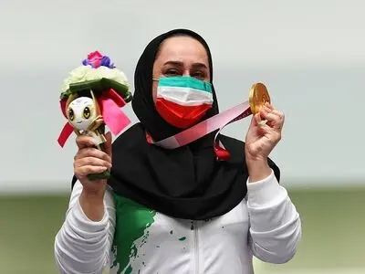 ساره جوانمردی پرچمدار ایران در مراسم اختتامیه