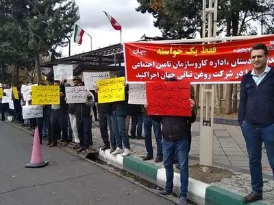 ممنوع‌الورود شدن شماری از کارگران در کارخانه روغن جهان/ اداره کار پیگیری کند