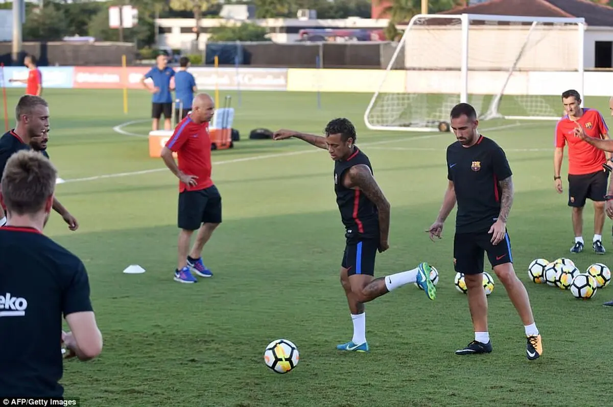 جنجال به سبک نیمار؛ درگیری هافبک مدنظر PSG در تمرینات بارسا (عکس+فیلم)