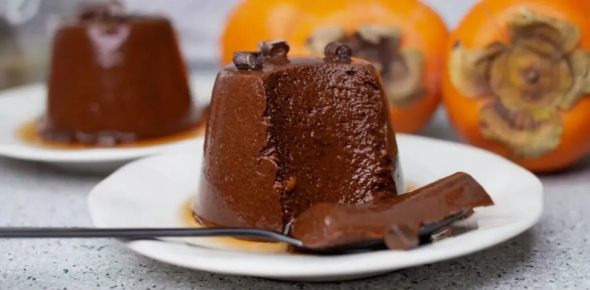 طرز تهیه یک دسر ژله‌ای و خرمالویی در ۵ دقیقه 