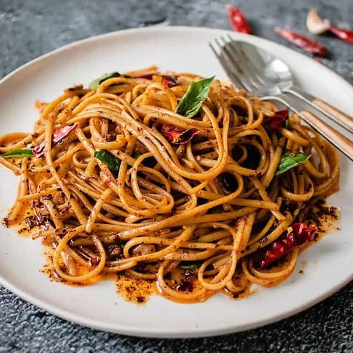 طرز تهیه نودل با سوسیس