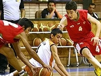 مسابقات قهرمانی بستکبال نوجوانان منطقه هشت کشور در یاسوج آغاز شد