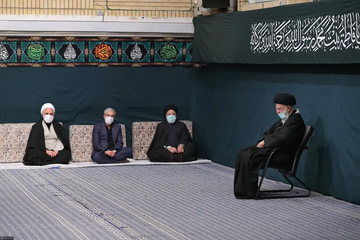قائد الثورة یحضر اول مجلس عزاء لمناسبة ذکرى استشهاد السیدة الزهراء (س)