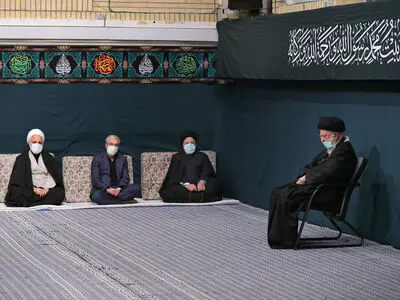 قائد الثورة یحضر اول مجلس عزاء لمناسبة ذکرى استشهاد السیدة الزهراء (س)