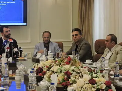 ایران قوی،  کیش زیبا شعار هفته کیش