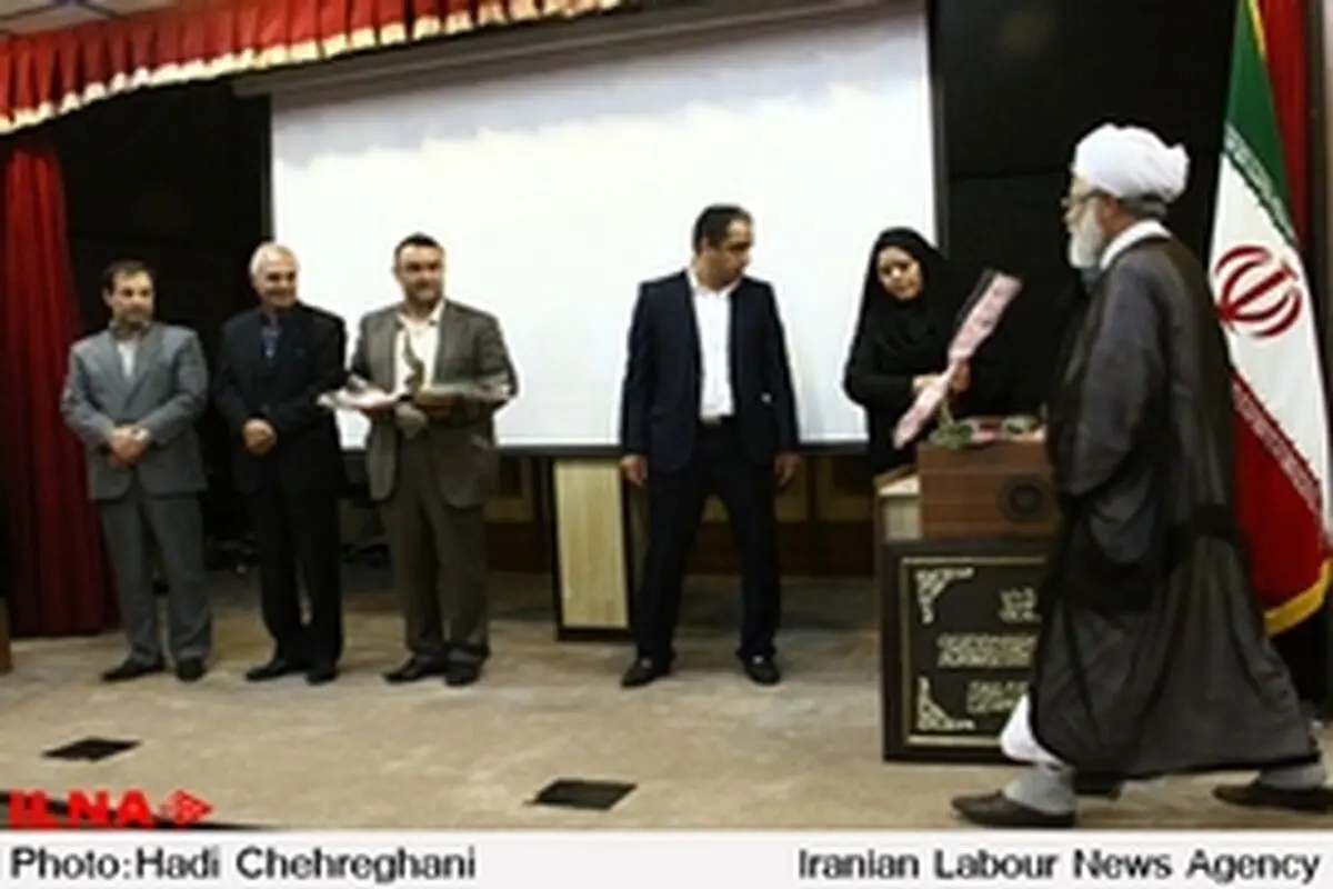 جشنواره تجلیل از کارآفرینان برتر استان قم برگزار شد