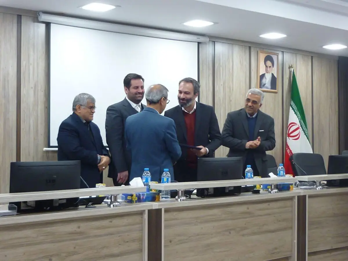 فشار به واحدهای تولیدی سبب تشدید مسائل امنیتی می شود/ نامناسب بودن  تعداد واحدهای فرآوری نسبت به معادن استان 