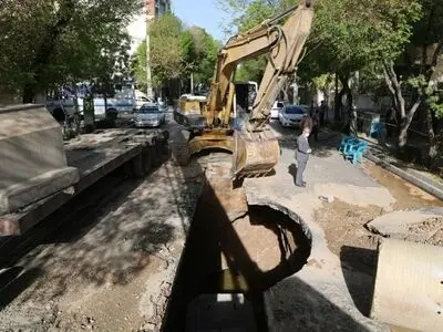 فرونشست زمین در خیابان آپادانا دوم اصفهان