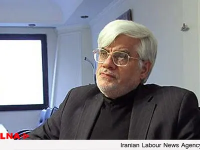 عارف با خانواده شهید قندی دیدار کرد